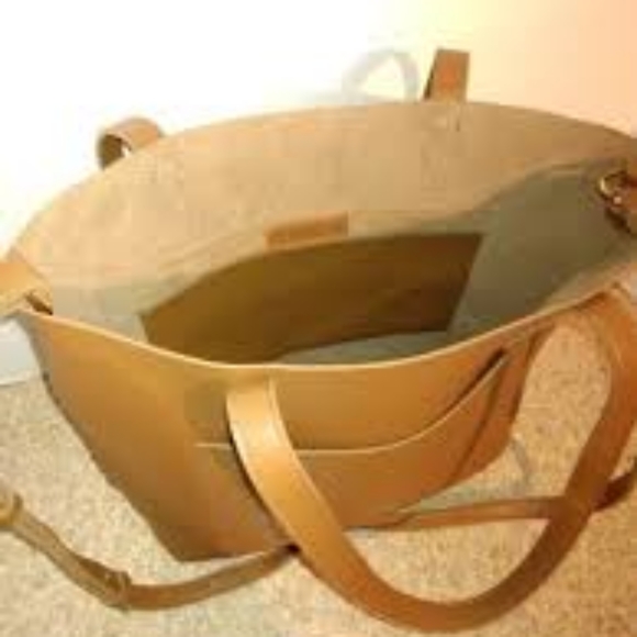 HENNY & LEV VEGAN LEATHER 2-IN-1 EVERYDAY TOTE - Picture 2 of 3